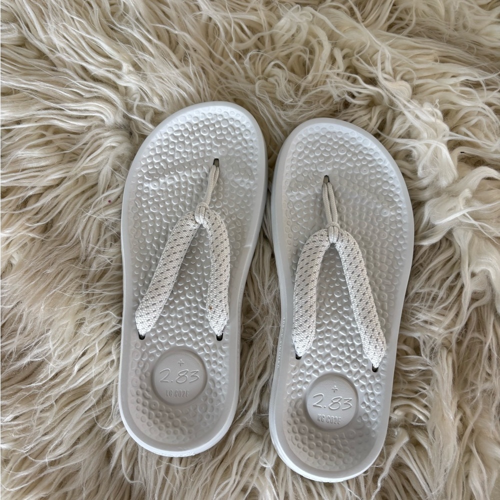 allbirdsKids White Flip Flops
